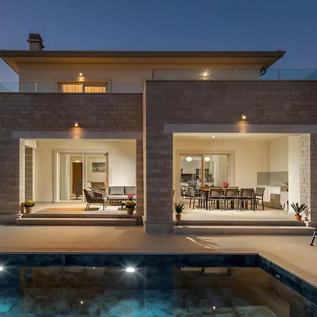 Feriehus Santina *
